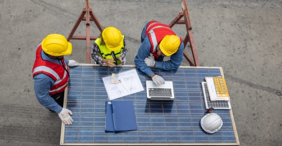 Container controllers cooperate for eco-logistics, reducing fuel Dedicated container controllers collaborate to develop green infrastructure and smart transportation for energy-efficient, eco-friendly logistics, reducing fuel consumption and carbon emissions.